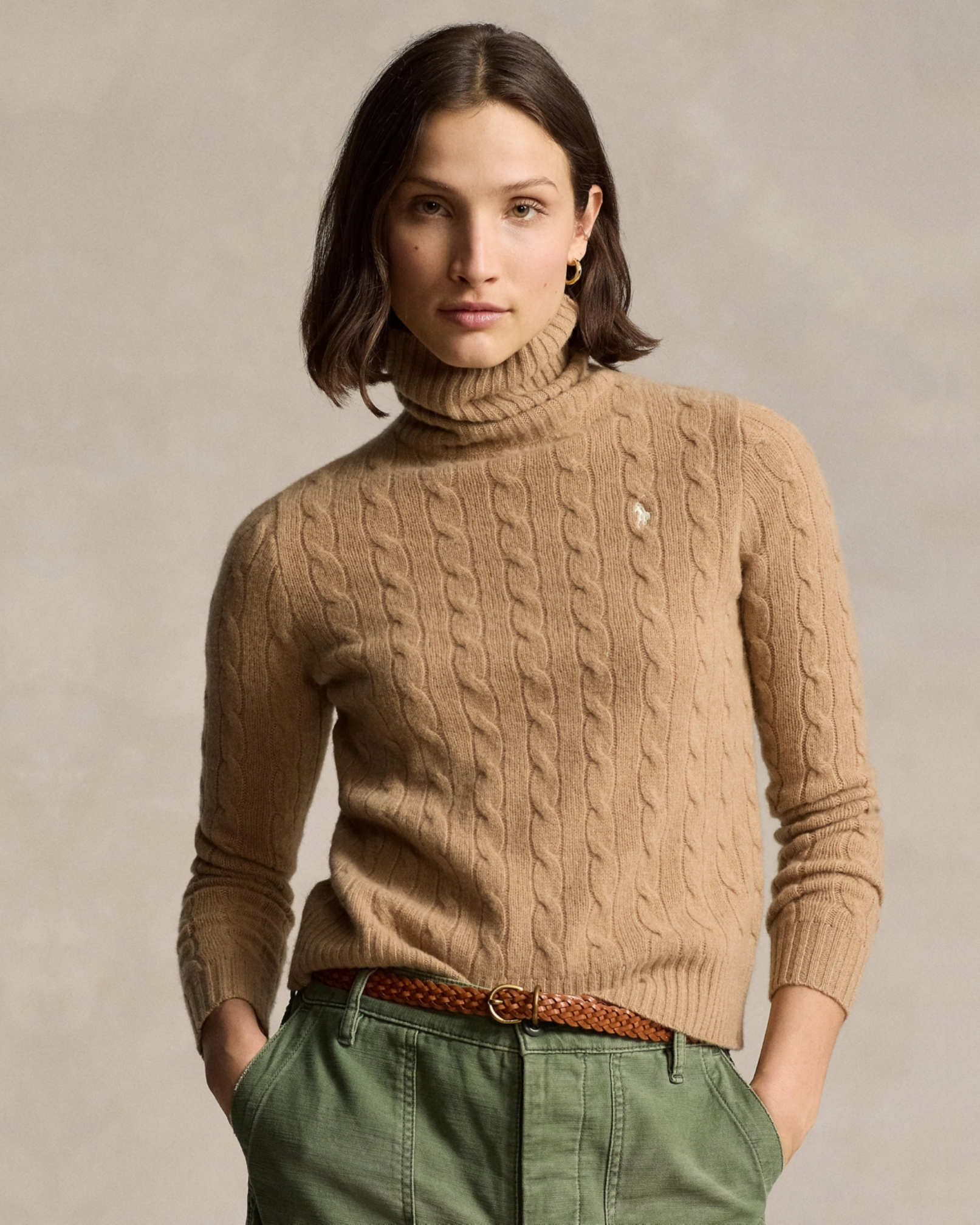 Rollkragenpullover aus Wolle-Kaschmir im Zopfstrick