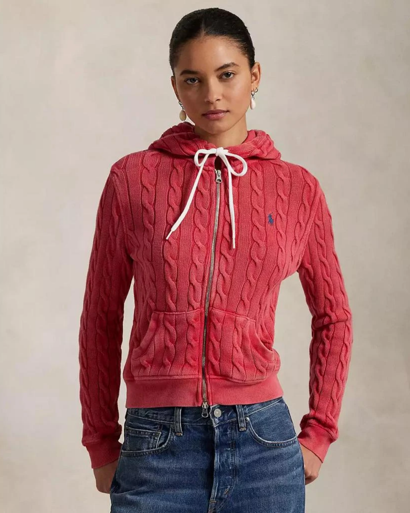 Kapuzensweatjacke aus Baumwolle im Zopfstrick